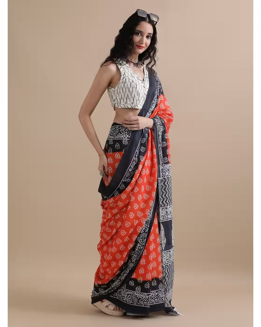 Women Floral Print Pure Cotton Saree Orange