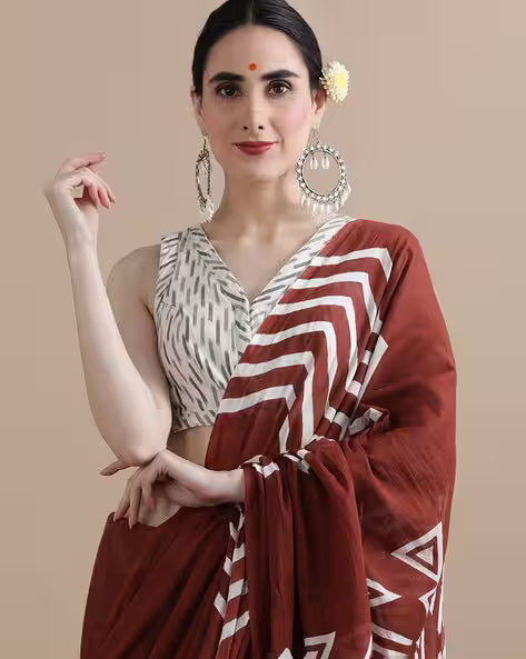 Women Floral Print Pure Cotton Saree Brown