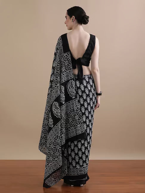 Women Floral Print Pure Cotton Saree Black