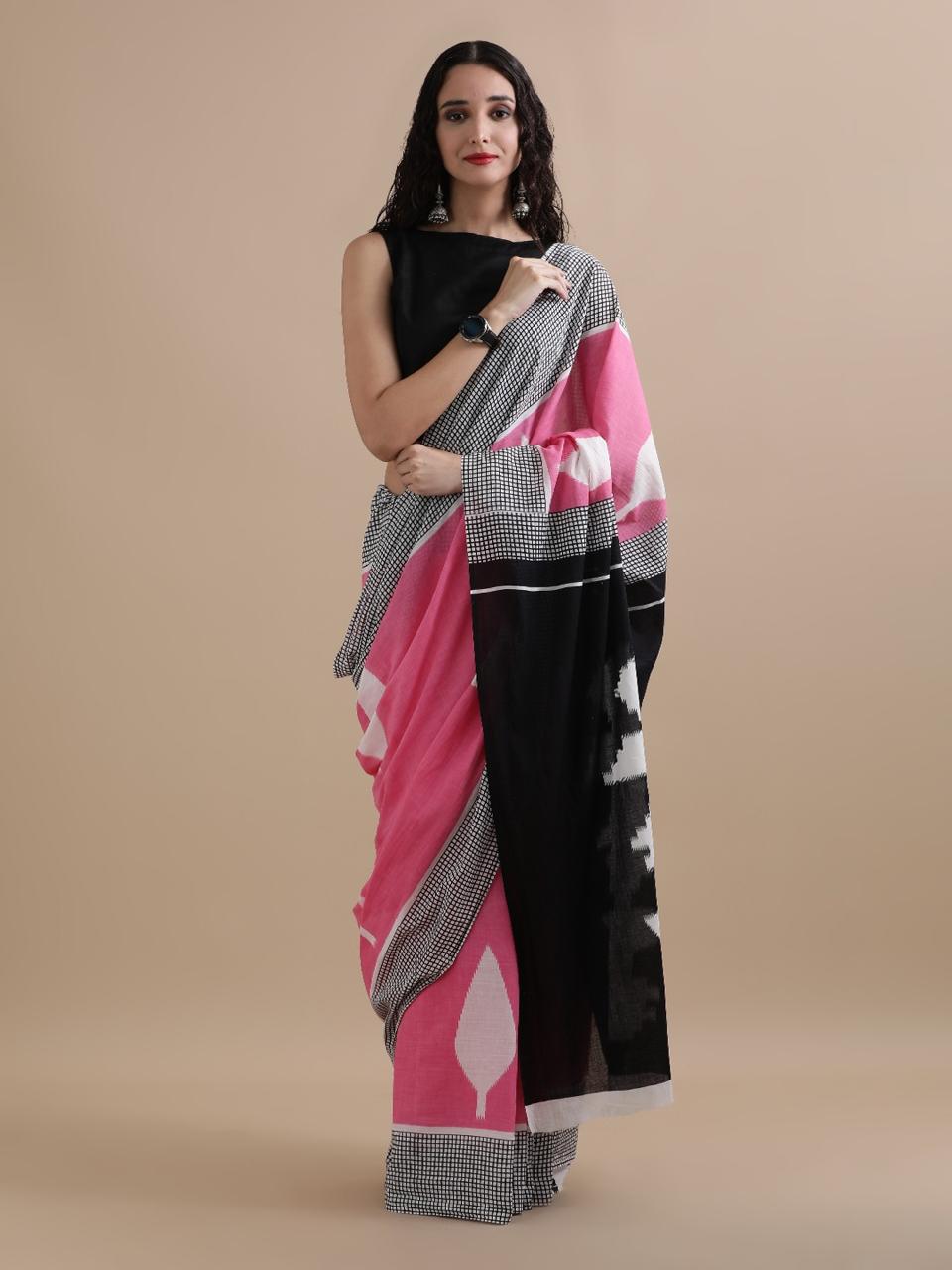 Women Floral Print Pure Cotton Saree Pink